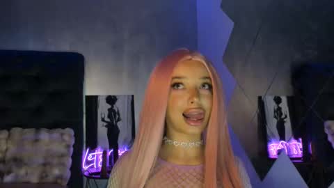 Ami online show from November 2025 05:39:02 PM