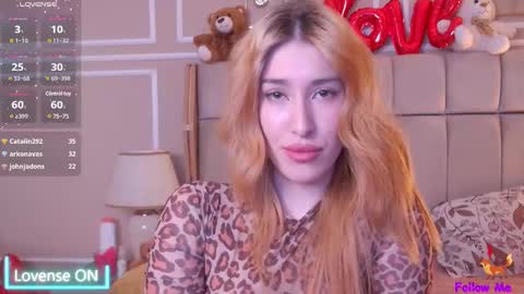 Snapshot of serena_bennet chatting on February 2025 08:41:01 PM Serena online show from February 2025 08:41:01 PM