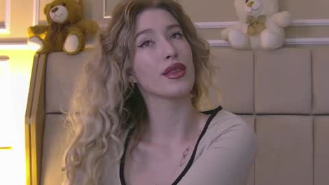 Snapshot of serena_bennet chatting on June 2026 08:37:02 AM Serena online show from June 2026 08:37:02 AM