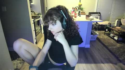 Snapshot of serenabastille chatting on April 2026 01:25:01 AM serenabastille online show from April 2026 01:25:01 AM