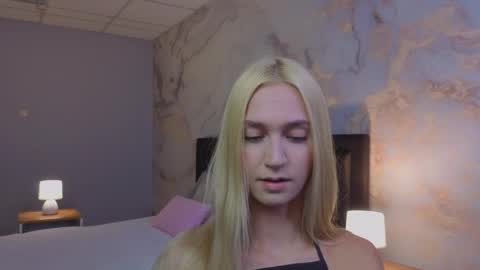 Snapshot of serenastile chatting on May 2026 10:23:02 AM SerenaStile online show from May 2026 10:23:02 AM