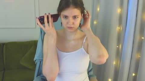 Hey Guys and Girls non-binary personalities  Im Sereta online show from December 2024 10:38:02 AM