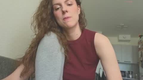 Snapshot of sereta_fin chatting on June 2026 10:14:02 AM Hey Guys and Girls non-binary personalities Im Sereta online show from June 2026 10:14:02 AM