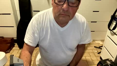 Snapshot of serge8413 chatting on December 2024 03:15:01 AM serge8413 online show from December 2024 03:15:01 AM