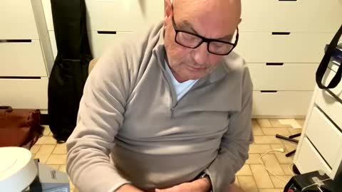 Snapshot of serge8413 chatting on December 2024 10:51:02 PM serge8413 online show from December 2024 10:51:02 PM