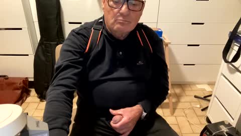 Snapshot of serge8413 chatting on December 2024 06:15:01 PM serge8413 online show from December 2024 06:15:01 PM