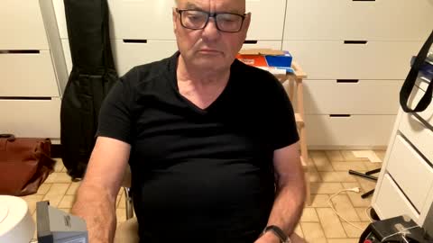 Snapshot of serge8413 chatting on December 2024 02:02:01 AM serge8413 online show from December 2024 02:02:01 AM