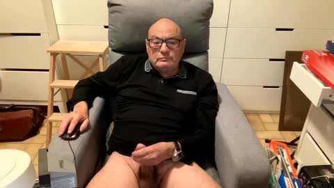 Snapshot of serge8413 chatting on December 2024 11:26:02 PM serge8413 online show from December 2024 11:26:02 PM