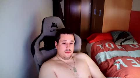 Snapshot of sergio95n chatting on April 2026 07:35:01 AM Pollos online show from April 2026 07:35:01 AM