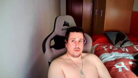Snapshot of sergio95n chatting on April 2026 03:28:02 PM Pollos online show from April 2026 03:28:02 PM