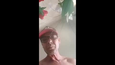 Snapshot of sergiobianchi977 chatting on April 2026 04:01:01 PM sergiobianchi977 online show from April 2026 04:01:01 PM