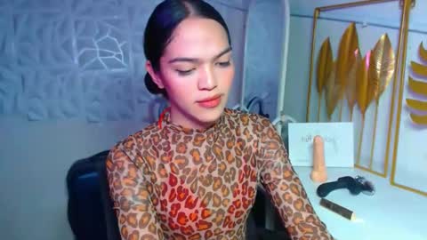 Snapshot of servicedoll18 chatting on November 2025 07:03:03 PM Bella online show from November 2025 07:03:03 PM