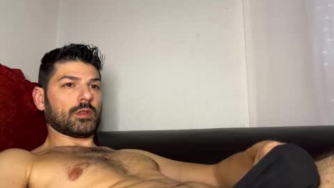 Lucenzo  online show from January 2026 04:00:01 PM