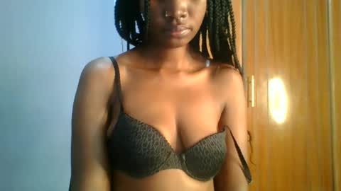 Snapshot of sexie_love chatting on September 2025 04:56:01 AM Nancy online show from September 2025 04:56:01 AM