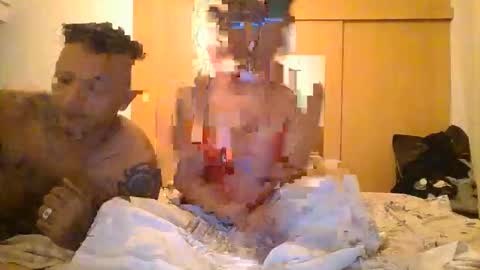 Snapshot of sexmonsterz chatting on March 2026 09:18:02 PM Robs and Jenn online show from March 2026 09:18:02 PM