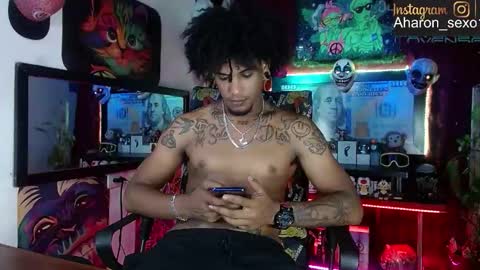 Aharon  ravelo online show from December 2025 07:24:01 AM