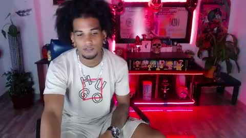 Snapshot of sexo_aharon chatting on May 2026 05:15:01 AM Aharon ravelo online show from May 2026 05:15:01 AM