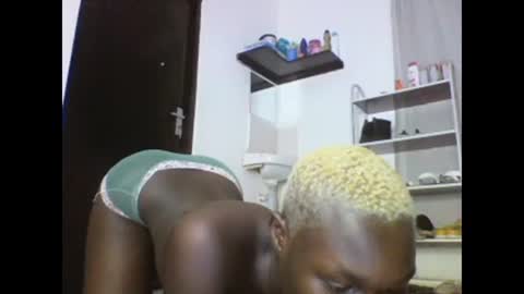 sexqueen02 online show from March 2025 03:18:02 AM