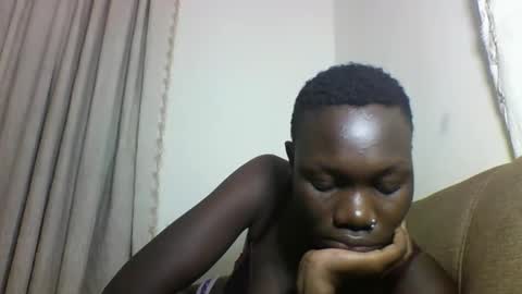 sexqueen02 online show from October 2025 08:00:02 PM