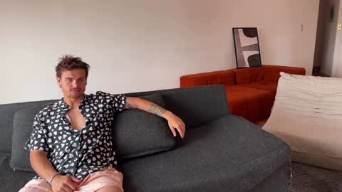 Andrea online show from November 2025 04:41:01 PM