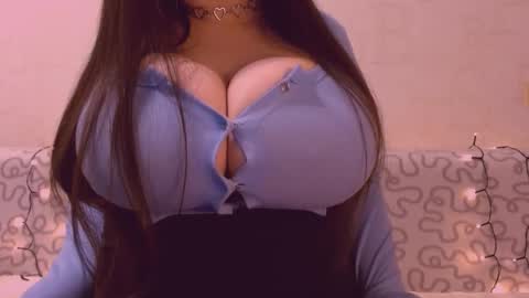 Julia online show from December 2025 05:04:02 AM