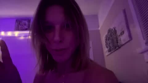 Snapshot of sexxxyzee chatting on July 2026 09:18:01 AM Jenna online show from July 2026 09:18:01 AM