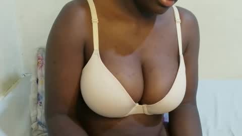 Snapshot of sexxy_maya1 chatting on May 2026 07:52:01 PM sexxy_maya1 online show from May 2026 07:52:01 PM