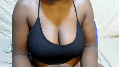 Snapshot of sexxy_maya1 chatting on June 2026 12:06:01 PM sexxy_maya1 online show from June 2026 12:06:01 PM