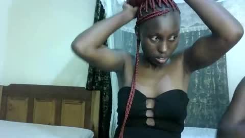 Snapshot of sexxy_melmine chatting on April 2026 05:55:01 PM Dolly online show from April 2026 05:55:01 PM
