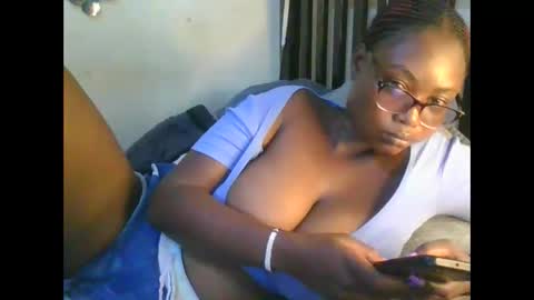 Snapshot of sexxy_mish chatting on March 2026 04:50:01 AM sexxy_mish online show from March 2026 04:50:01 AM