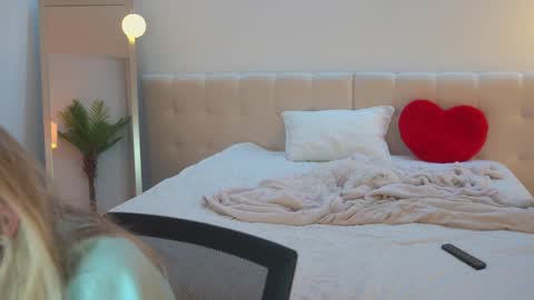 Lorry small boobs and Maya big boobs  friends with benefits online show from February 2026 07:21:02 PM