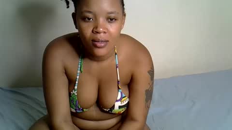 sexxythea_ online show from October 2025 06:05:01 PM