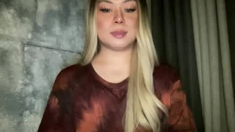 Snapshot of sexy_and_iknewit chatting on April 2026 03:47:01 PM BREANNA online show from April 2026 03:47:01 PM