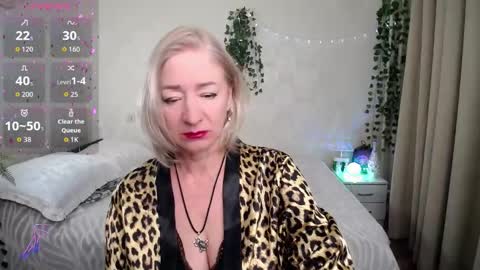 Snapshot of sexy_cat00 chatting on December 2025 07:55:01 PM Irena online show from December 2025 07:55:01 PM