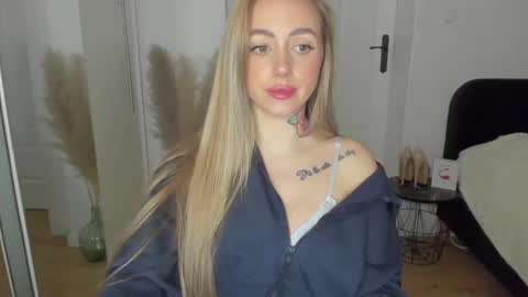 Snapshot of sexy_coralie chatting on February 2025 06:09:02 PM C o r a l i e online show from February 2025 06:09:02 PM