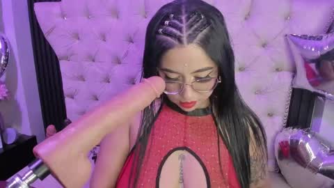 Snapshot of sexy_cristall chatting on April 2026 09:05:01 PM C R I S T A L online show from April 2026 09:05:01 PM