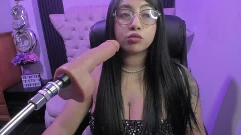 Snapshot of sexy_cristall chatting on May 2026 07:34:02 PM C R I S T A L online show from May 2026 07:34:02 PM