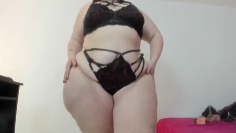 Snapshot of sexy_curvi chatting on December 2024 08:07:02 PM karla instagram online show from December 2024 08:07:02 PM