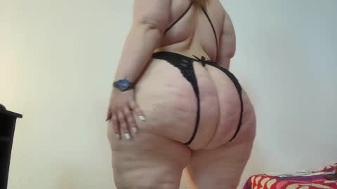 Snapshot of sexy_curvi chatting on December 2024 06:09:01 PM karla instagram online show from December 2024 06:09:01 PM