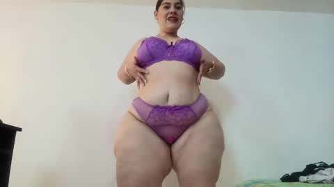 Snapshot of sexy_curvi chatting on January 2025 04:43:01 PM karla instagram online show from January 2025 04:43:01 PM