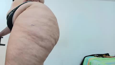 Snapshot of sexy_curvi chatting on February 2025 04:42:02 PM karla instagram online show from February 2025 04:42:02 PM