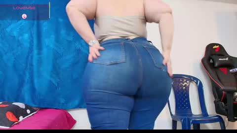 Snapshot of sexy_curvi chatting on December 2025 03:50:02 PM karla instagram online show from December 2025 03:50:02 PM