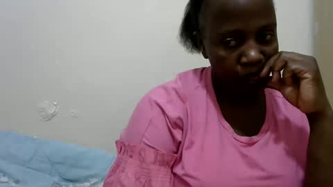 Snapshot of sexy_dee1 chatting on June 2026 05:20:02 AM Sweet Dee online show from June 2026 05:20:02 AM