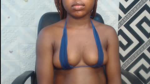 Snapshot of sexy_floral chatting on October 2025 08:28:01 PM Angela online show from October 2025 08:28:01 PM