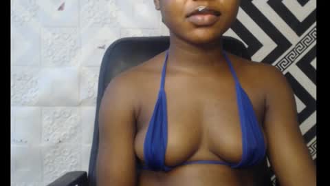 Snapshot of sexy_floral chatting on October 2025 09:05:02 PM Angela online show from October 2025 09:05:02 PM