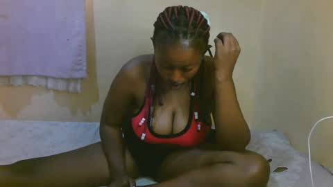 Snapshot of sexy_latasha chatting on April 2026 07:01:01 AM sexy_latasha online show from April 2026 07:01:01 AM