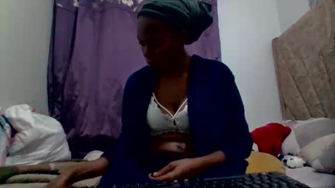 Snapshot of sexy_leila3 chatting on February 2026 10:31:01 PM kayla online show from February 2026 10:31:01 PM