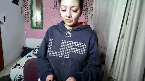 sexy lolas online show from November 2025 03:18:02 AM