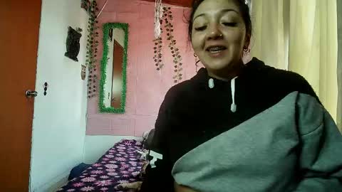 Snapshot of sexy_lolas chatting on April 2026 08:43:01 PM sexy lolas online show from April 2026 08:43:01 PM