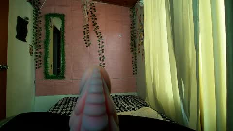 Snapshot of sexy_lolas chatting on April 2026 08:06:01 PM sexy lolas online show from April 2026 08:06:01 PM